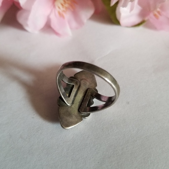 Pretty Vintage Sterling Silver Ring - Picture 5 of 8